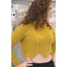 PULL CROP TOP  EN LAINAGE COL ROULÉ MOUTARDE