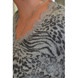 PULL GRIS IMPRIME FELIN COL V DENTELLE